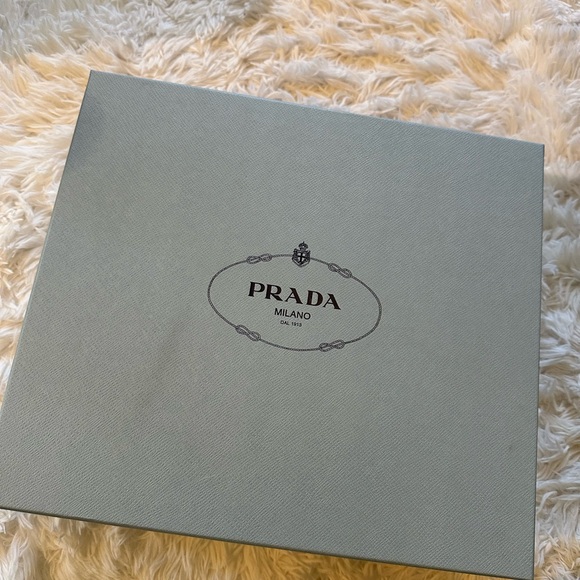 🖤🖤 Excellent condition- worn once! Prada Brushed leather Monolith loafers🖤🖤 - Picture 4 of 8